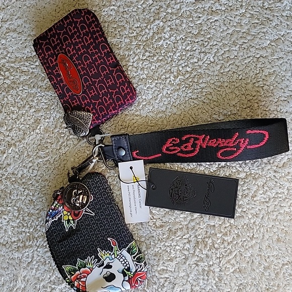 NWT!-'🔥🔥Ed Hardy Skull Print Keychain Set (2) Small Coin Bags. - Picture 5 of 5